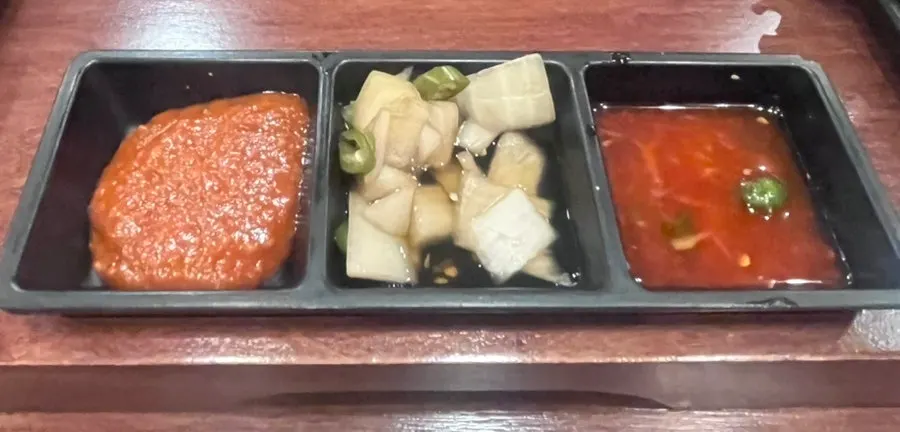 신선한 쌈채소 접시