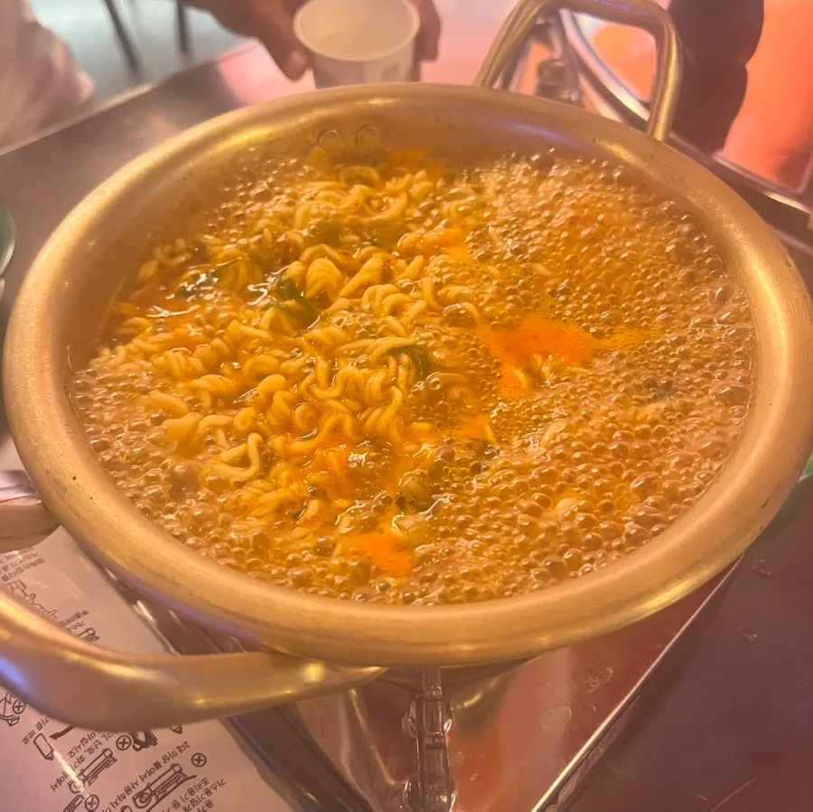 직접 끓여 먹는 셀프 즉석 라면