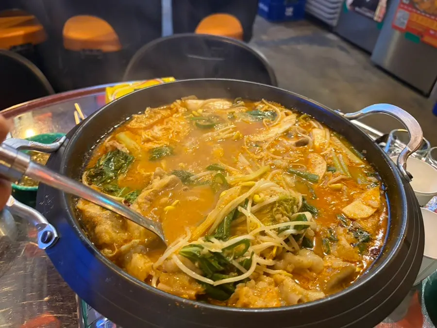 The gopchang hot pot menu lineup at Yeokjeon Pojangmacha Yeongdeungpo