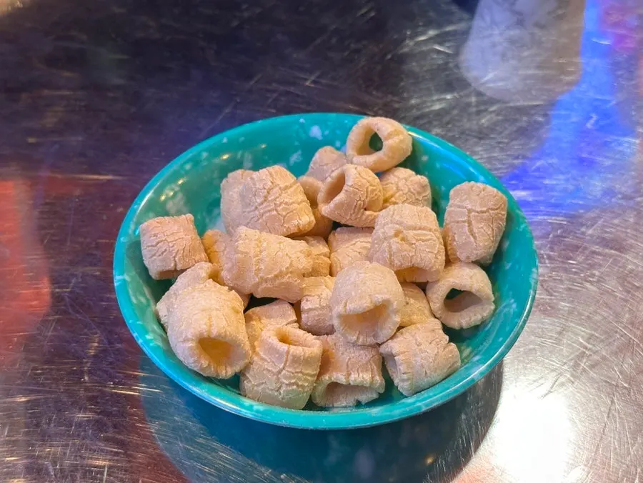 Nostalgic roasted corn snack served as a basic side dish