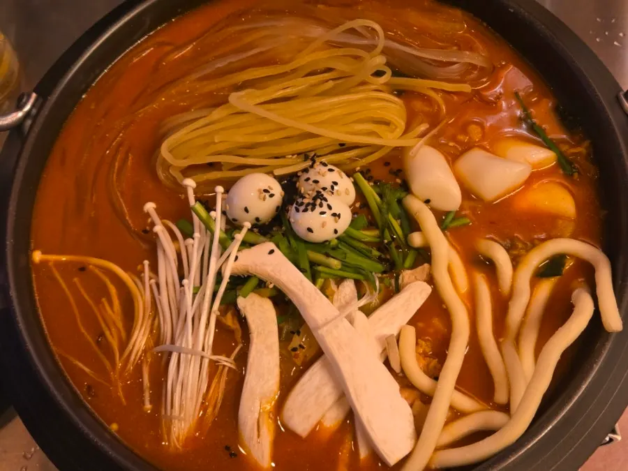 Yukhoe arranged for wrapping in seaweed