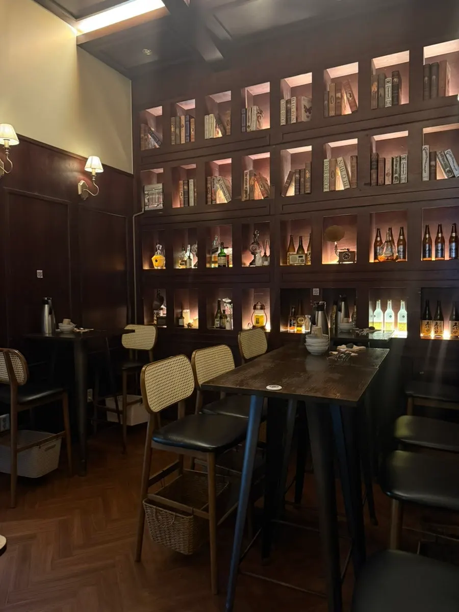 Regular table seating further inside