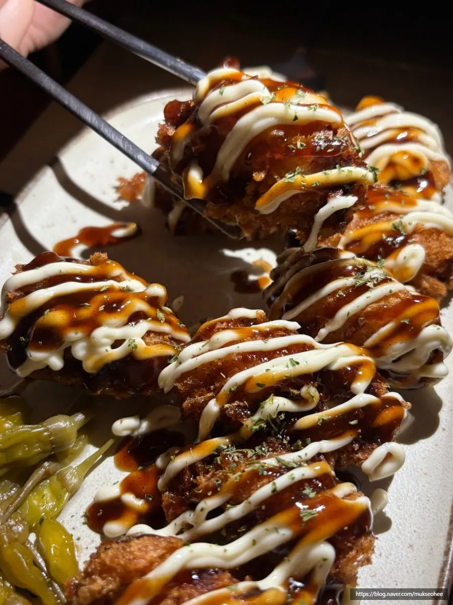 꼬치 안주와 함께한 소주 한 잔