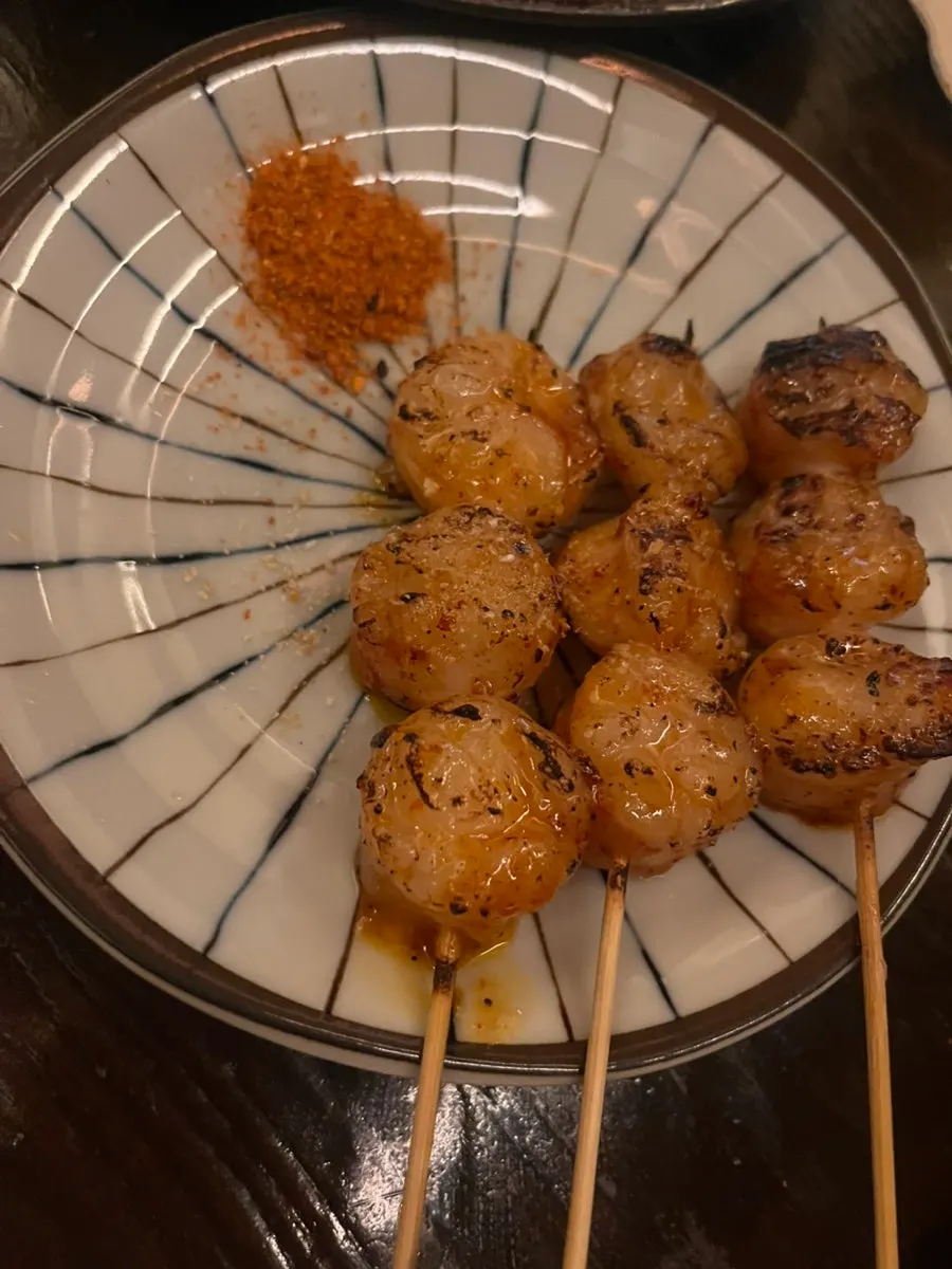 Golden-grilled beef intestine skewers