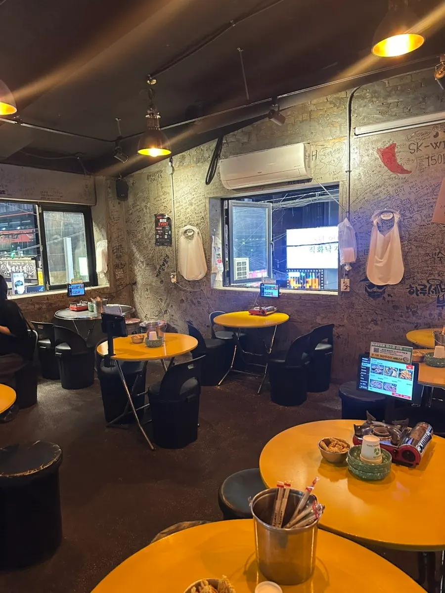 Outdoor seating at Yeongdong Pocha