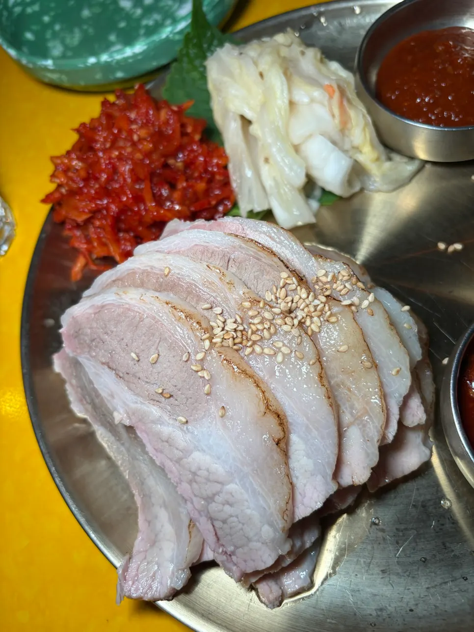Close-up of the softly boiled pork jowl suyuk