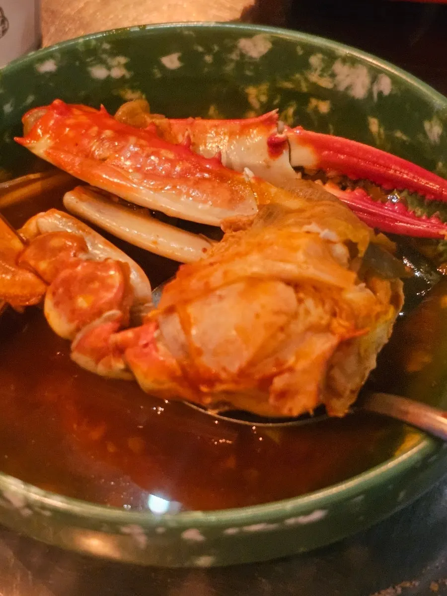 살이 꽉 찬 꽃게탕 꽃게 한 조각