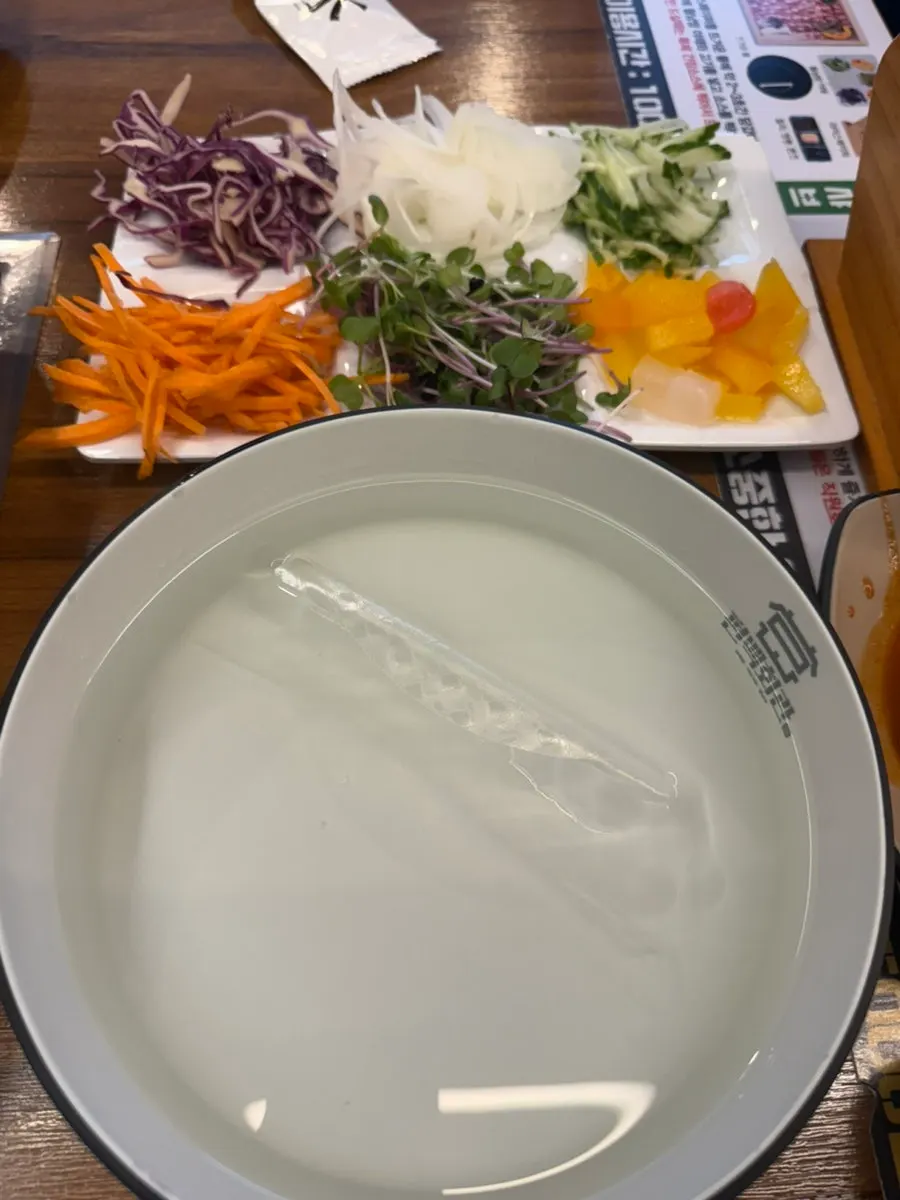 Rice-paper roll wrapped with salad bar ingredients