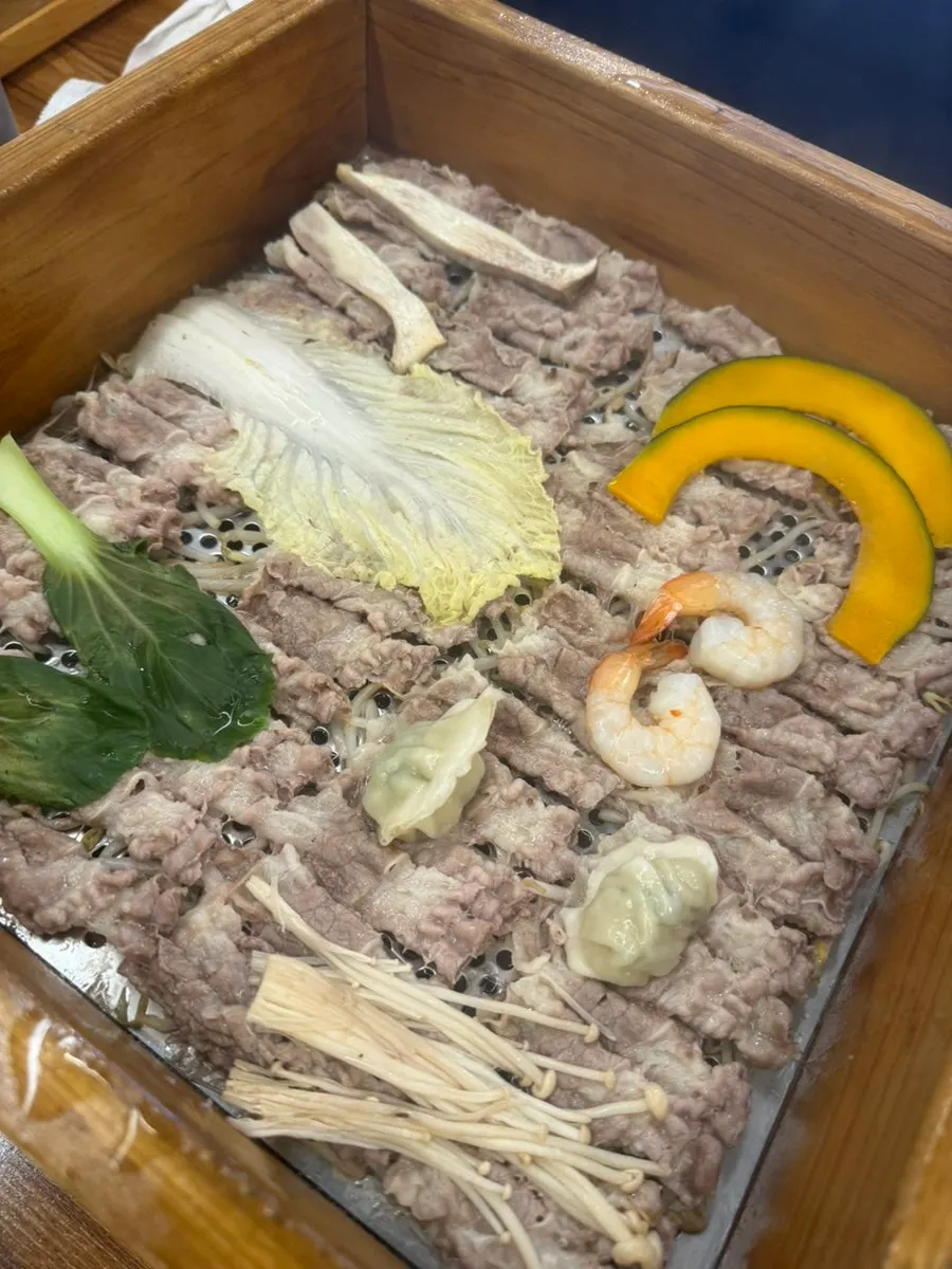 A steaming tray of cypress steam