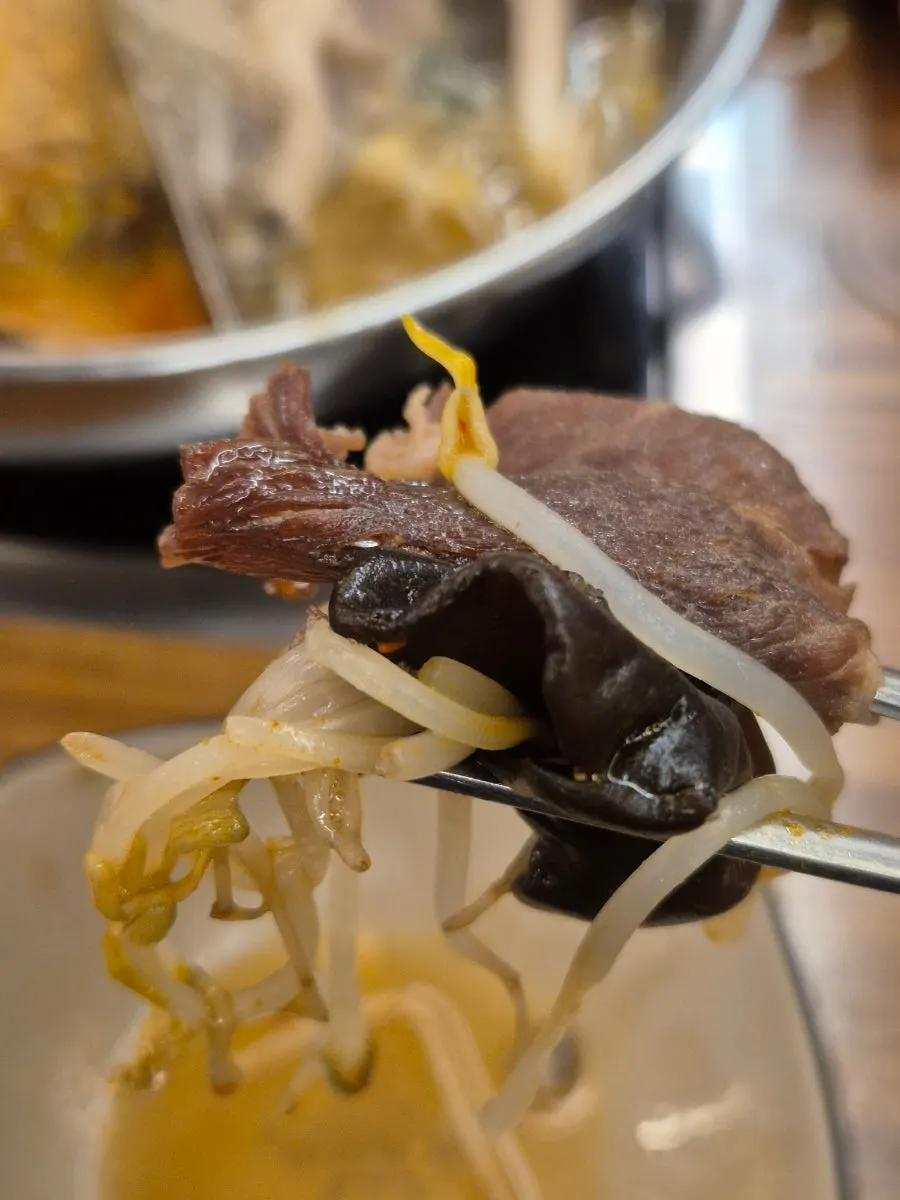 Pork shoulder and beef brisket shabu-shabu