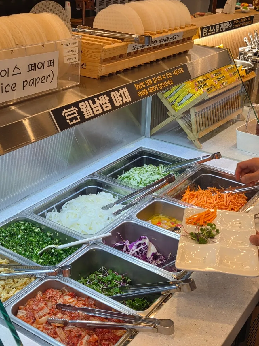 Inside Pyeonbaek Hoegwan