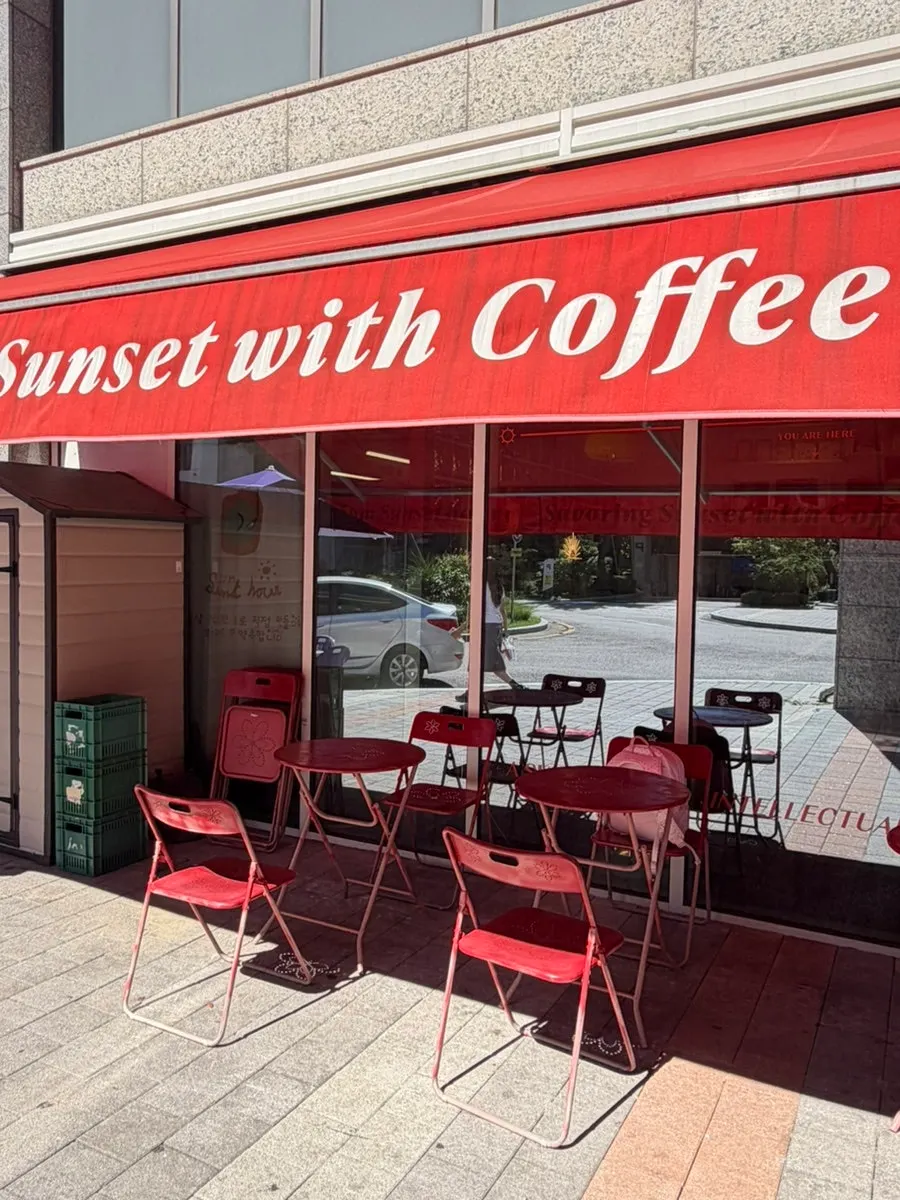 영종도 5PM sunset hour 카페 사진
