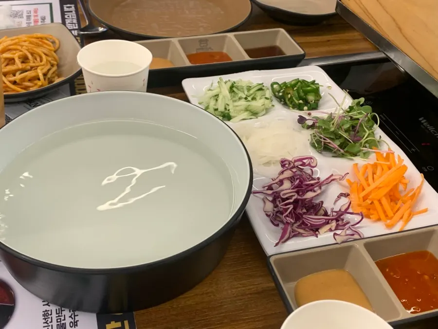 Ramen noodles and hygienically kept broths