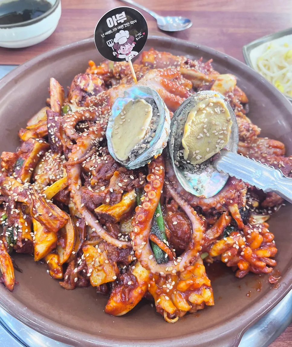 Generous seafood braised pork back ribs