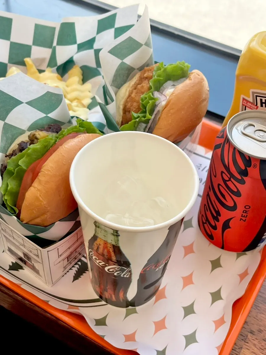 Shrimp burger filled with shrimp