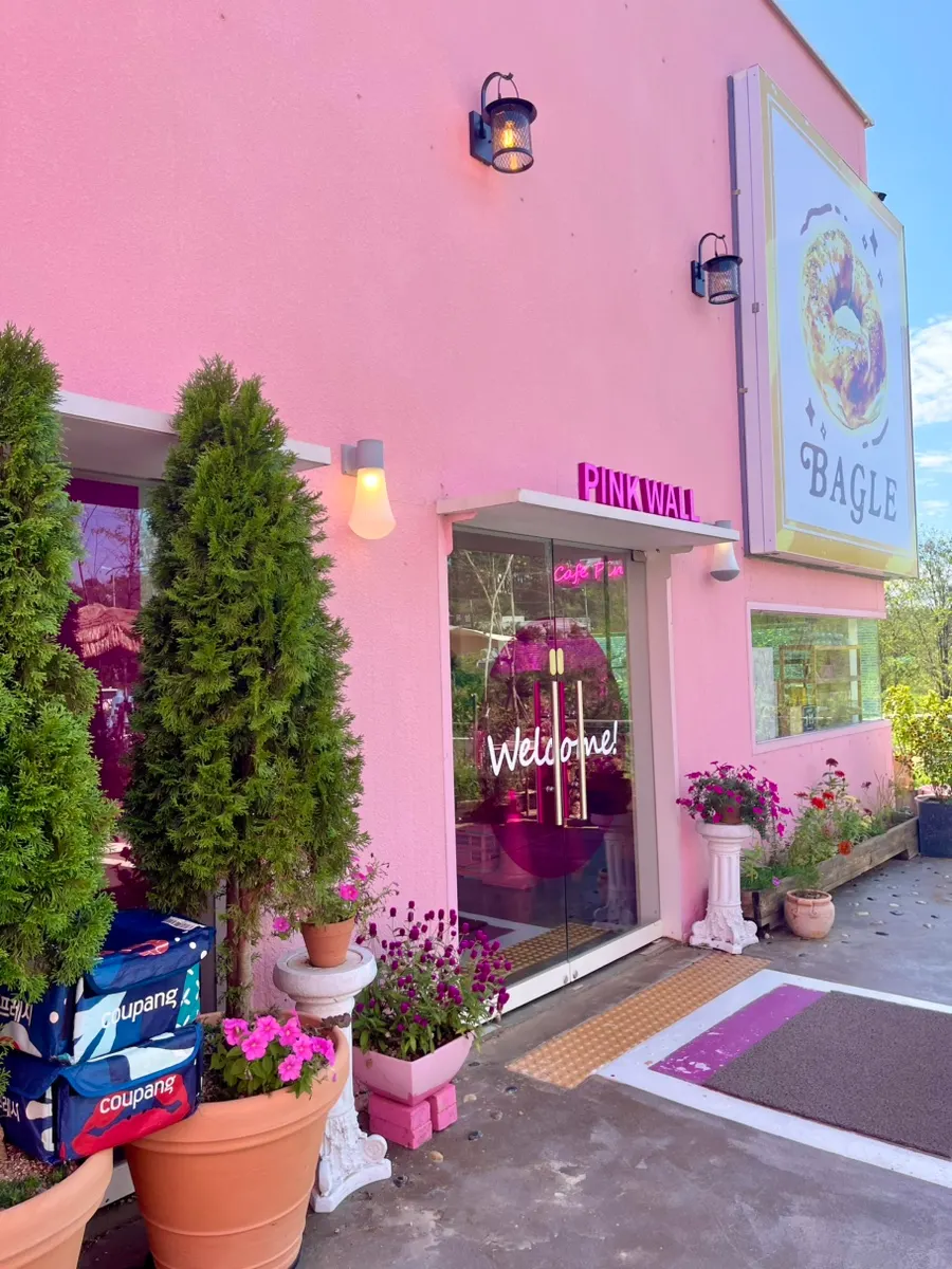 Photo spot area at Pink Wall Cafe