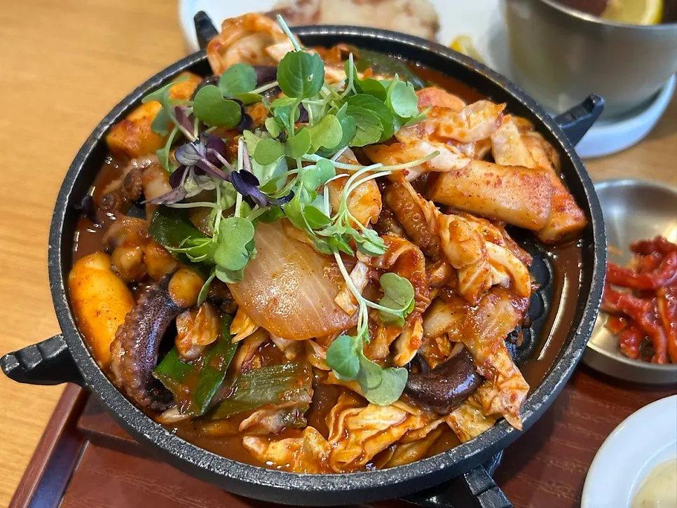 Soybean paste stew served with the webfoot octopus set meal