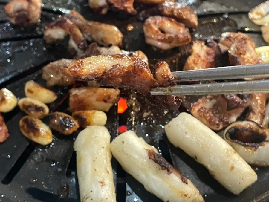 연탄구이 테이블 전체 모습