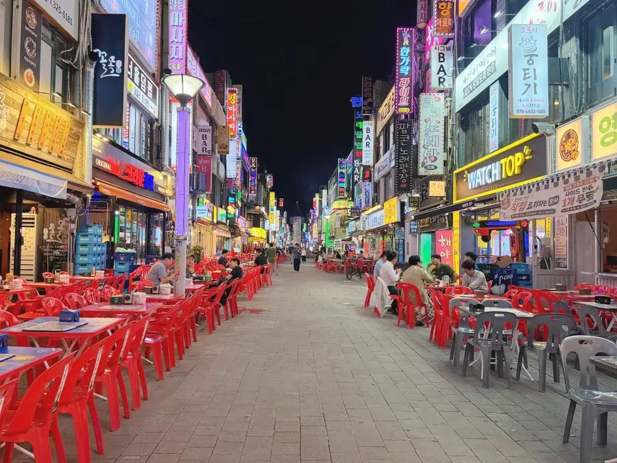 Yeongpo's retro pojangmacha-style exterior