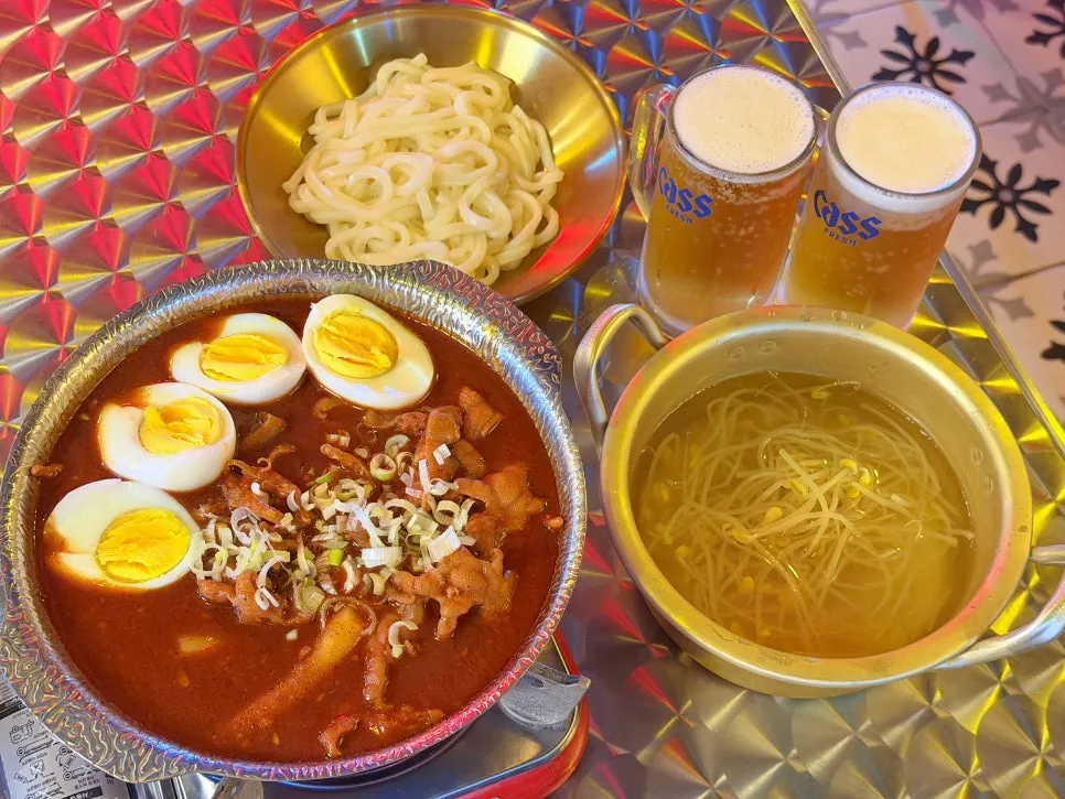 Yeongpo's table setting before ordering