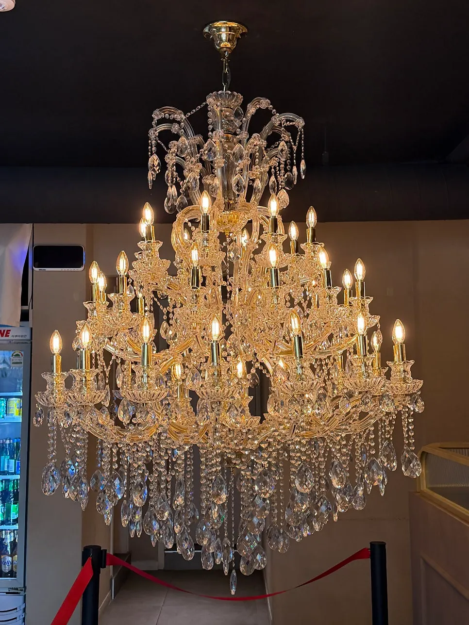 Interior entrance of Yeongpo Hwa-ro Ingye Branch with a chandelier