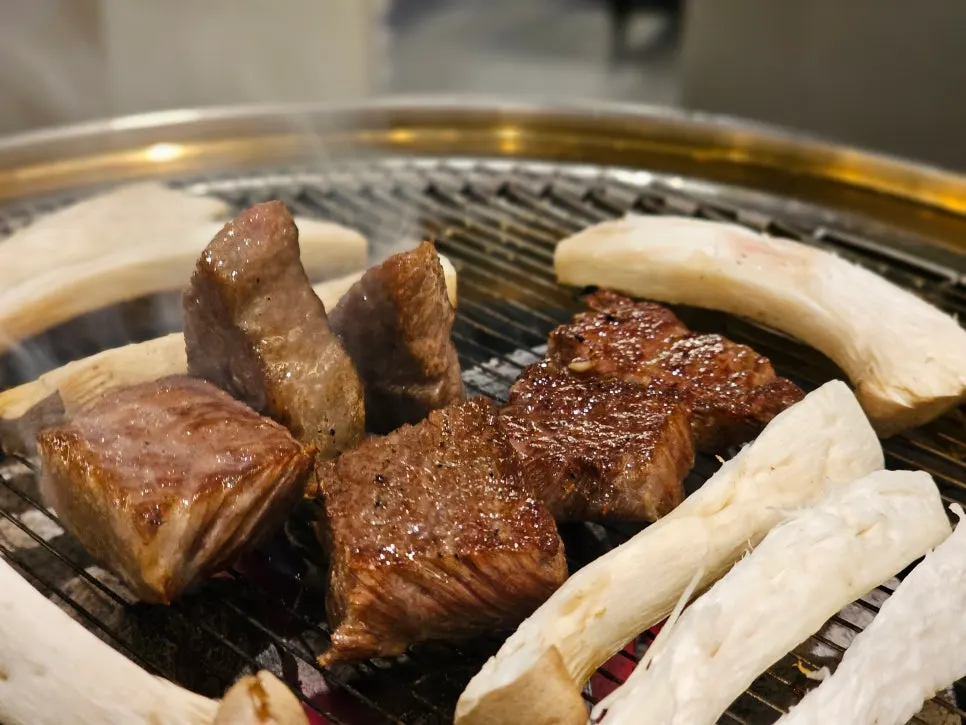 Hanwoo beef on the brazier grill