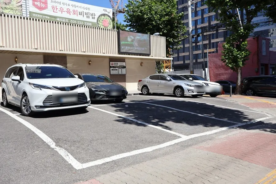 Parking space in front of Yeongpo Hwa-ro Ingye Branch