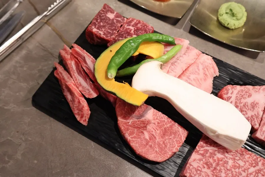 Close-up of the hanwoo assorted platter arranged by cut