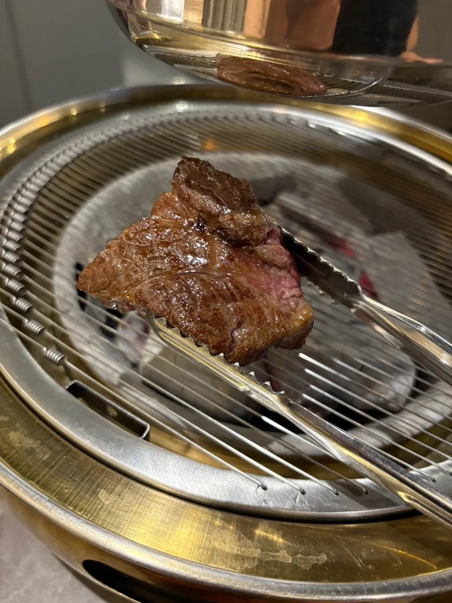 화로에서 굽는 한우 등심