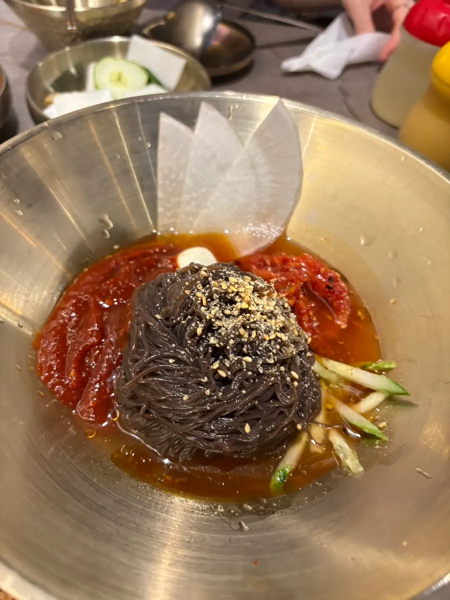 코다리 비빔냉면 한 그릇