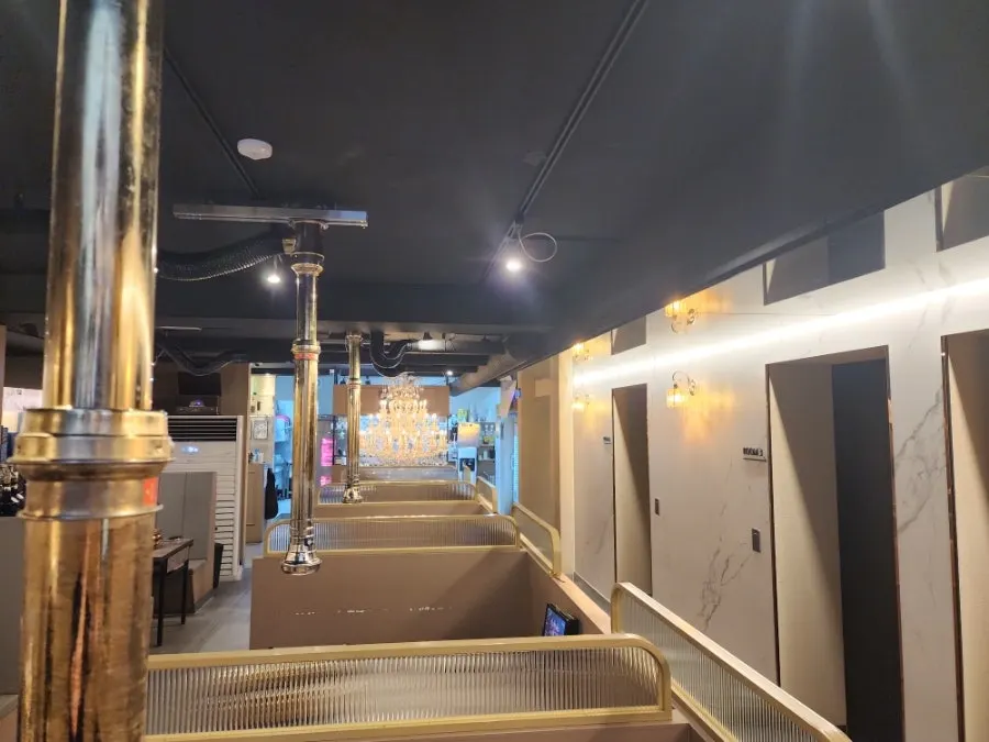 Interior hall atmosphere at Yeongpo Hwa-ro Ingye Branch