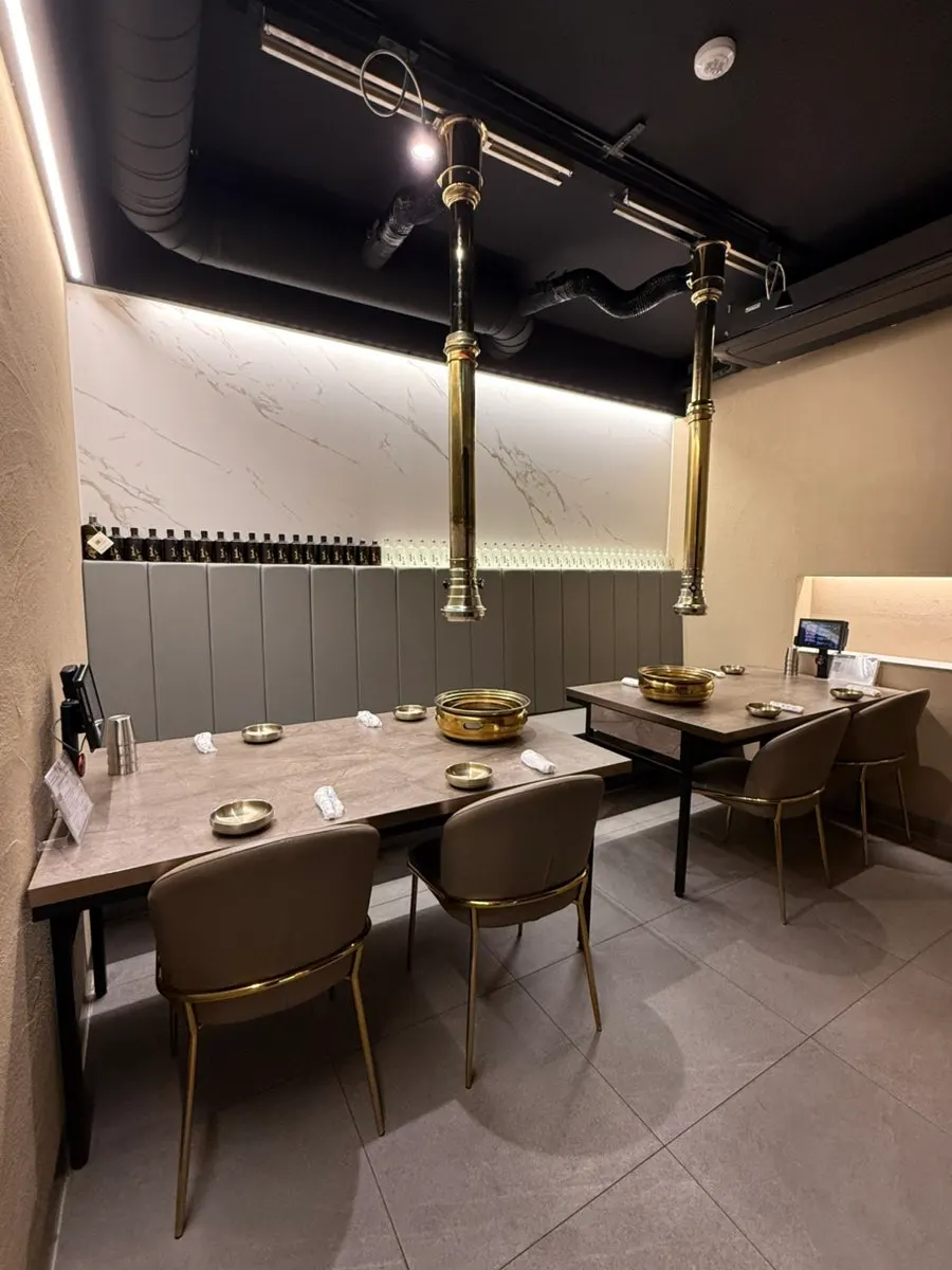 Private room seating suited to family gatherings and work dinners