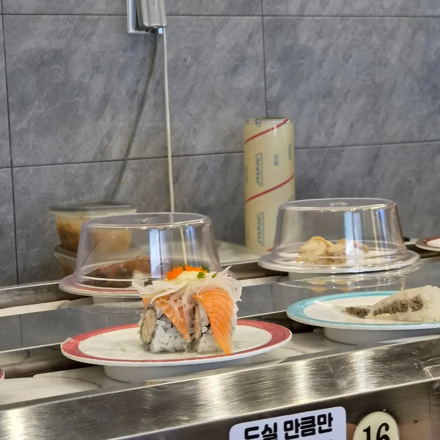 Enjoying sushi made immediately after ordering
