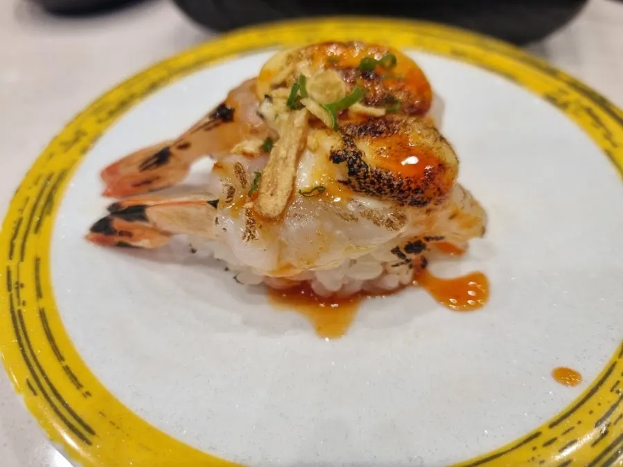 Plate of yukhoe tadaki sushi