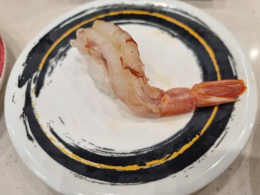 Yukhoe tadaki sushi with a torch-seared surface