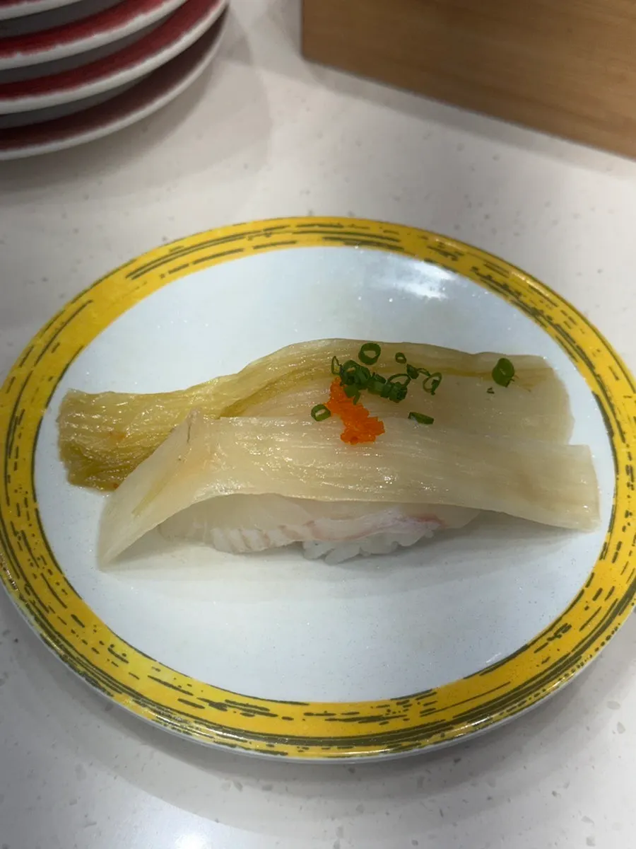 Whelk sushi and various other plates