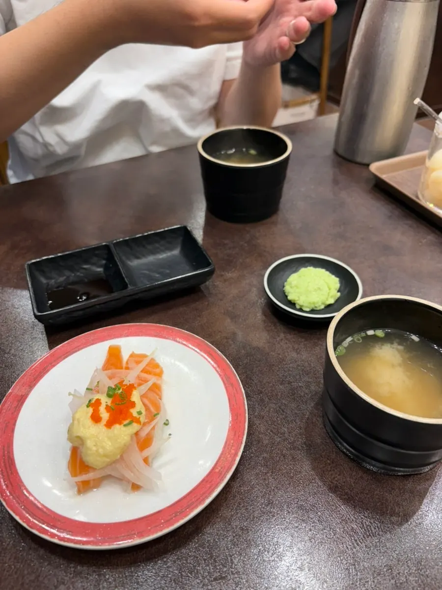 Menu lineup including maki, rolls, and gunkan