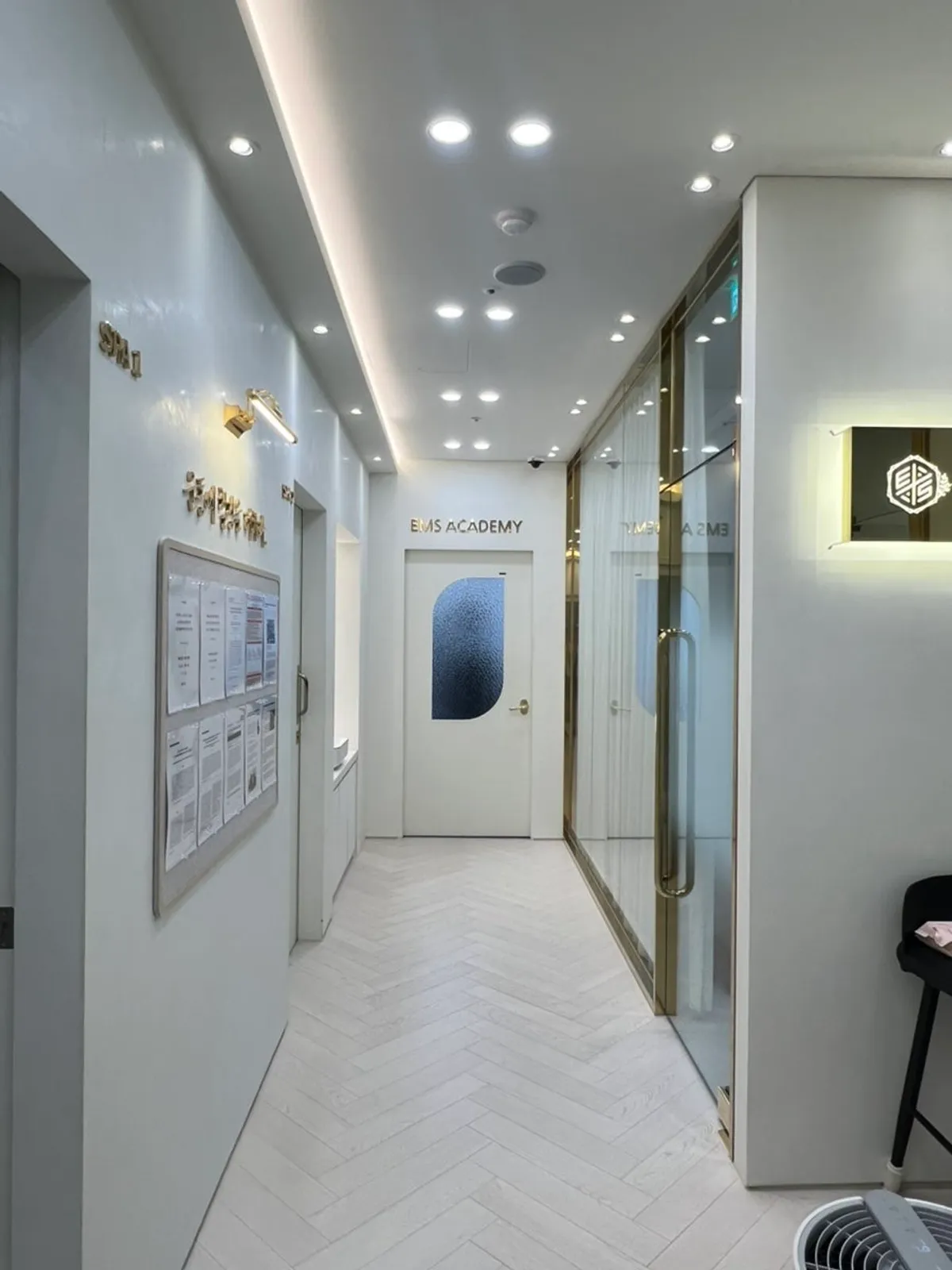 Interior of Xpa EMS spa shape-care center in Yeongtong
