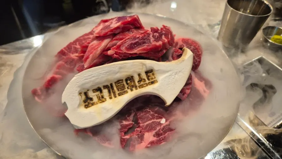 The beautifully arranged mixed beef platter