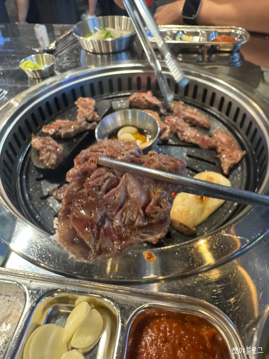 Mixed beef platter with cuts chosen for grilling