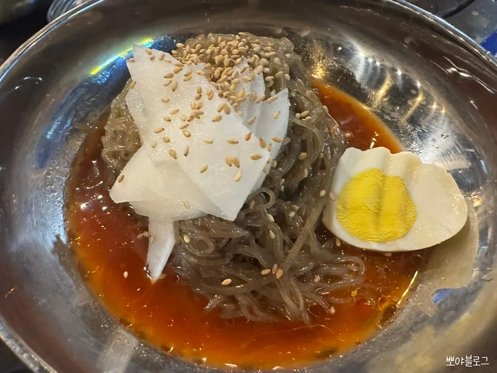 Naengmyeon to eat with beef