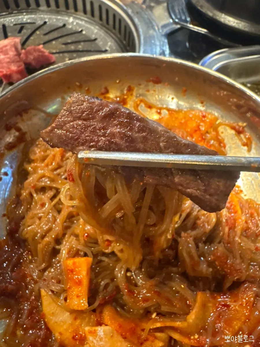 Beef and naengmyeon combination