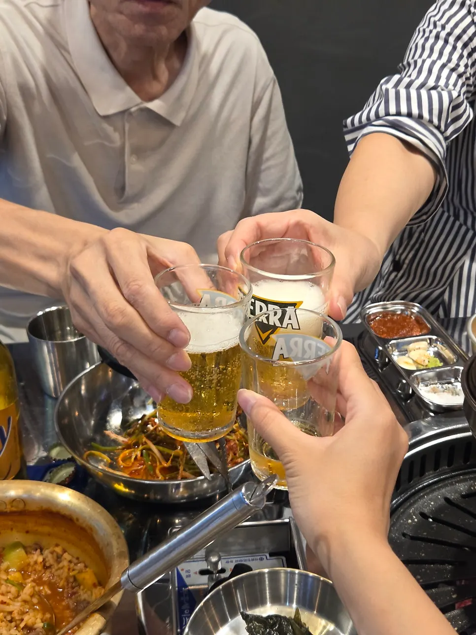 쌈장과 고추냉이를 곁들인 살치살 구이
