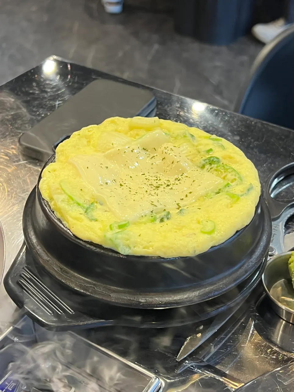 서비스로 나온 치즈폭탄계란찜