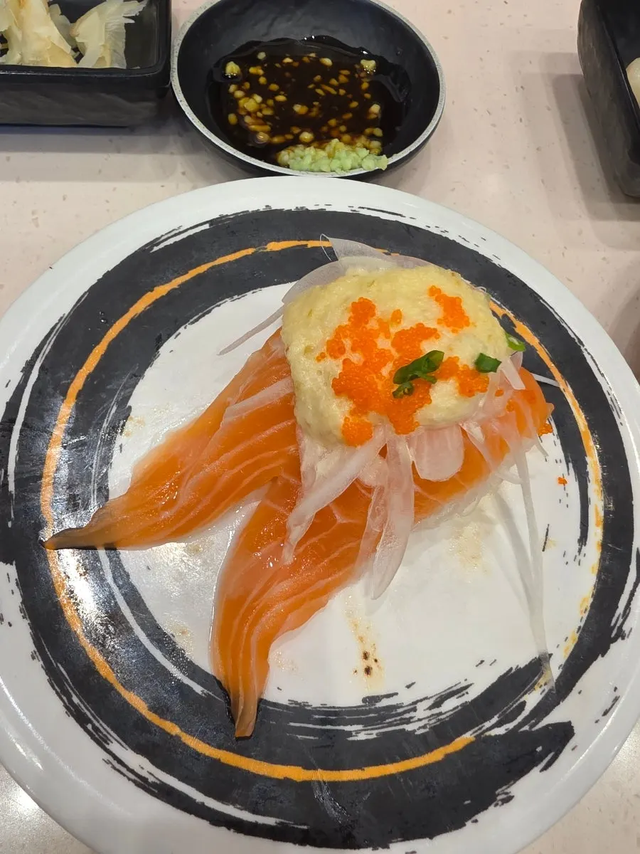 엄마와 함께 먹은 초밥 접시