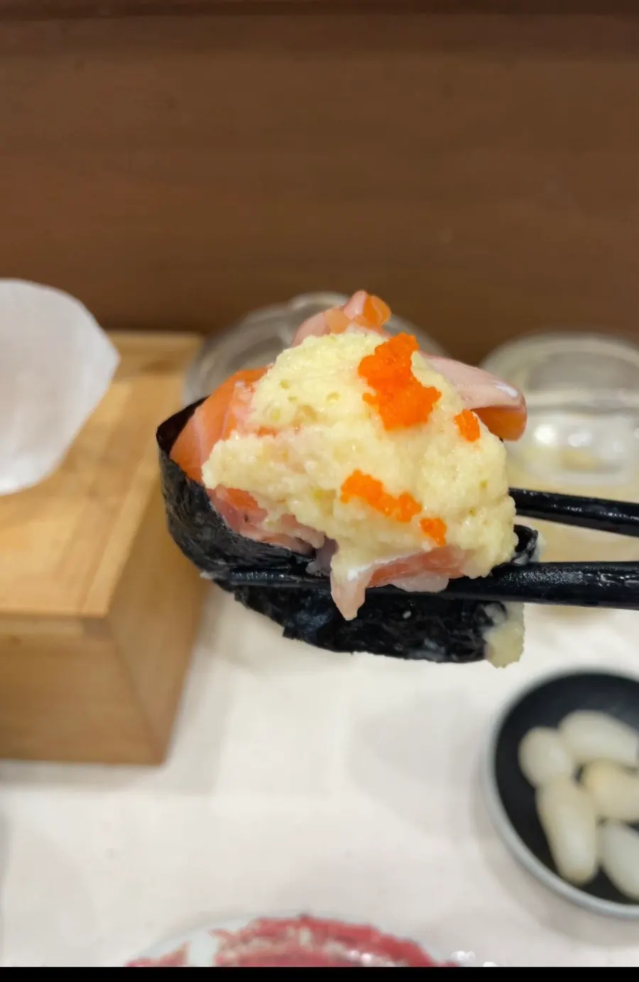 골고루 골라 먹은 초밥 접시