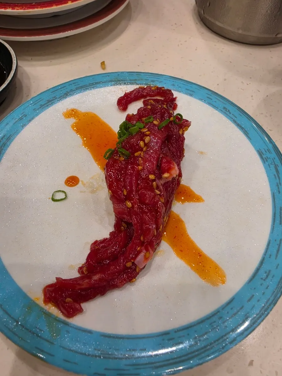 매콤육회초밥
