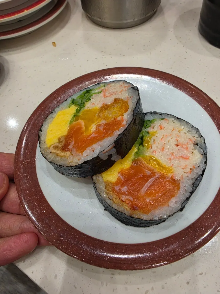 재료가 꽉 찬 후토마끼