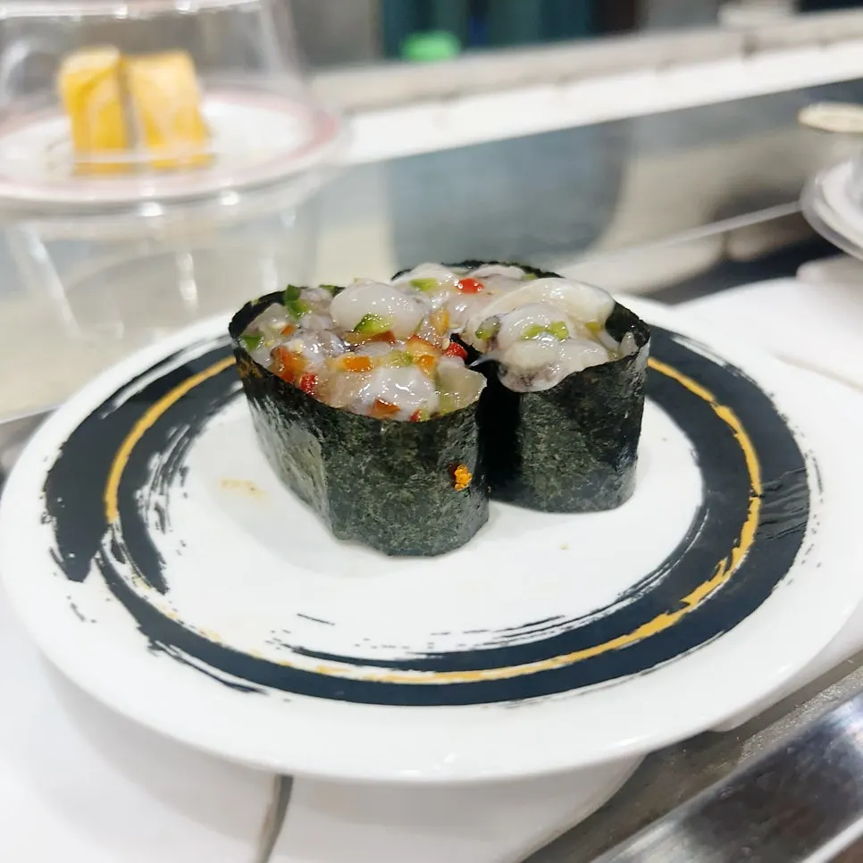 Made-to-order sushi from Teukbyeolhan Chobap