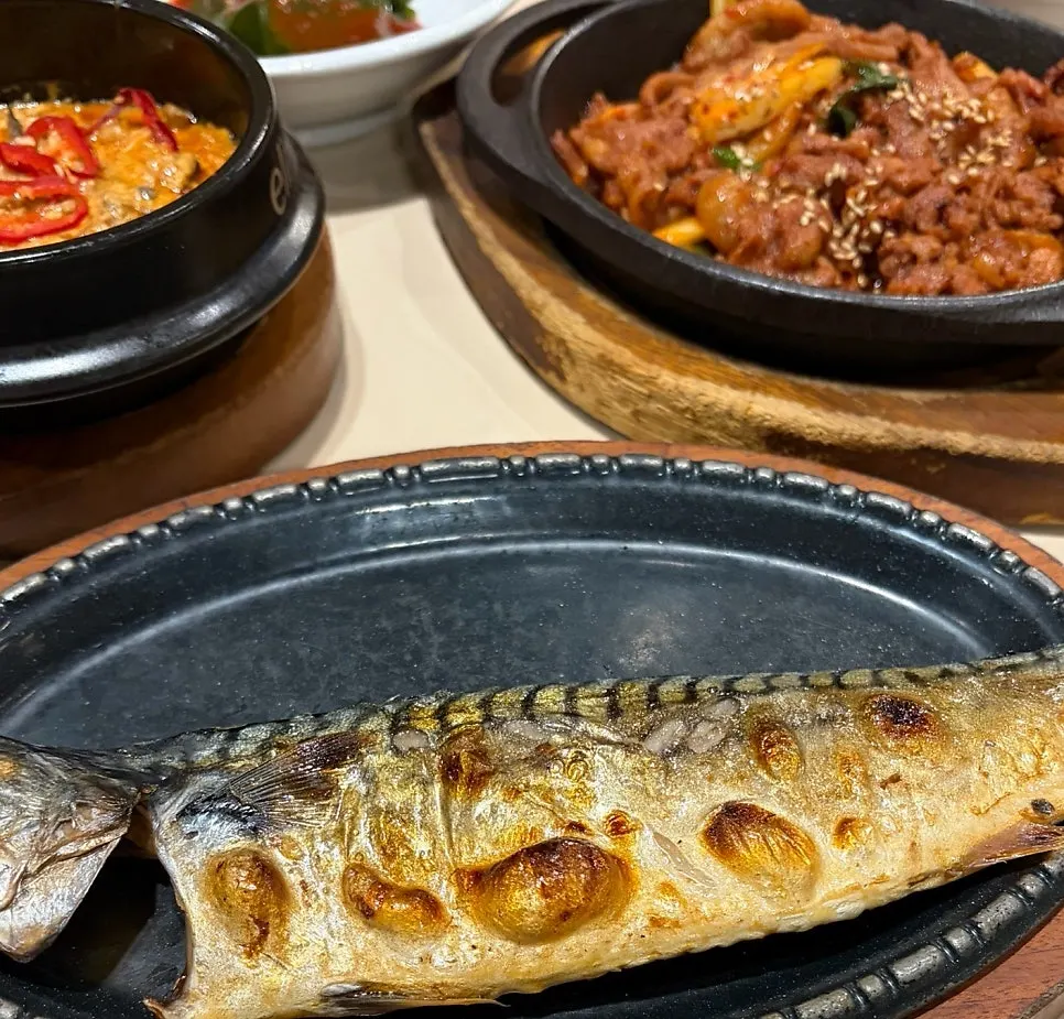 속살이 촉촉한 고등어구이